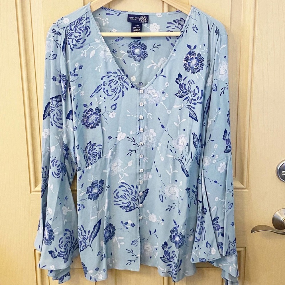 Venezia Lane Bryant Bell Sleeve Top - Like New